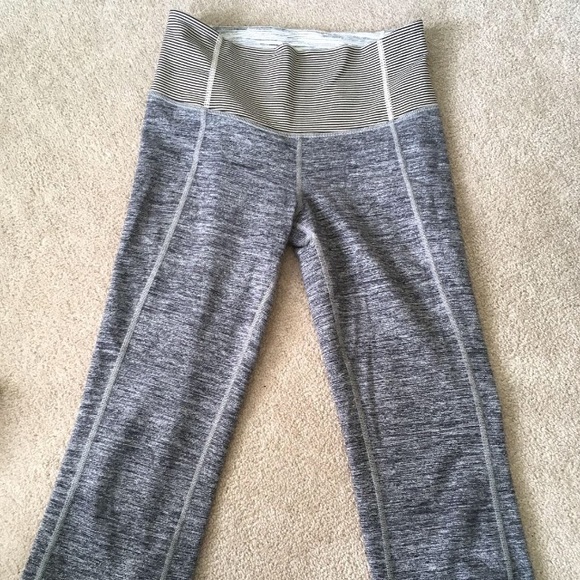 Lululemon Gather and Crow II crop - Picture 2 of 6